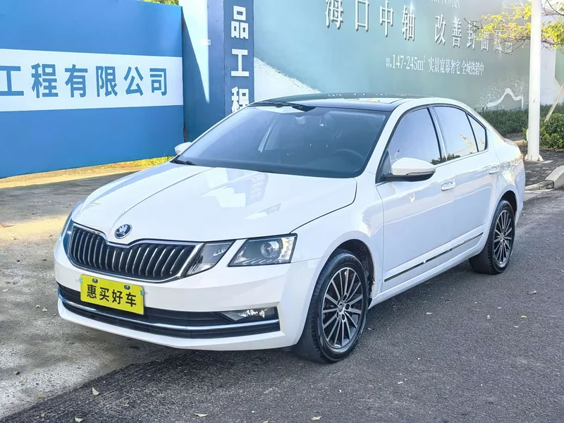 Volkswagen Octavia — фото 1