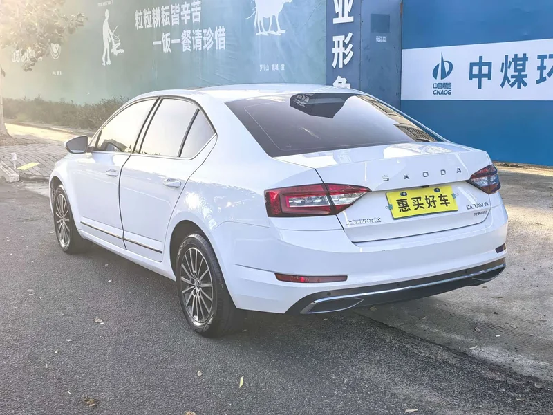 Volkswagen Octavia — фото 15