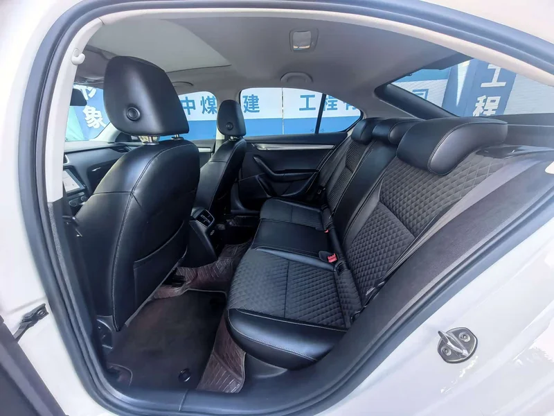 Volkswagen Octavia — фото 6