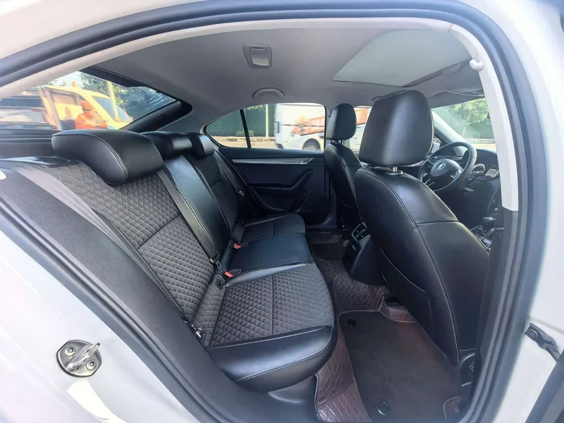 Volkswagen Octavia — фото 7