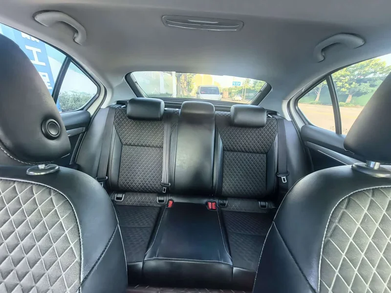 Volkswagen Octavia — фото 10