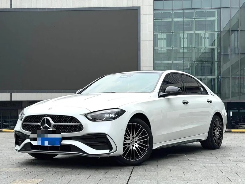 Mercedes-Benz C-Class — фото 1