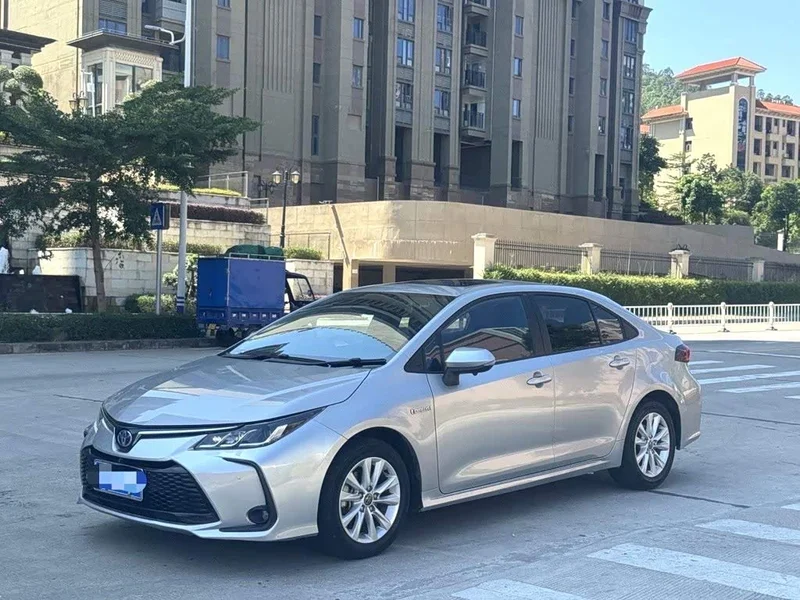 Toyota Corolla — фото 1