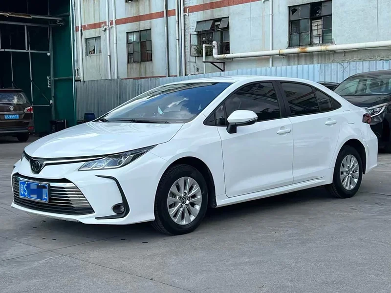 Toyota Corolla — фото 1