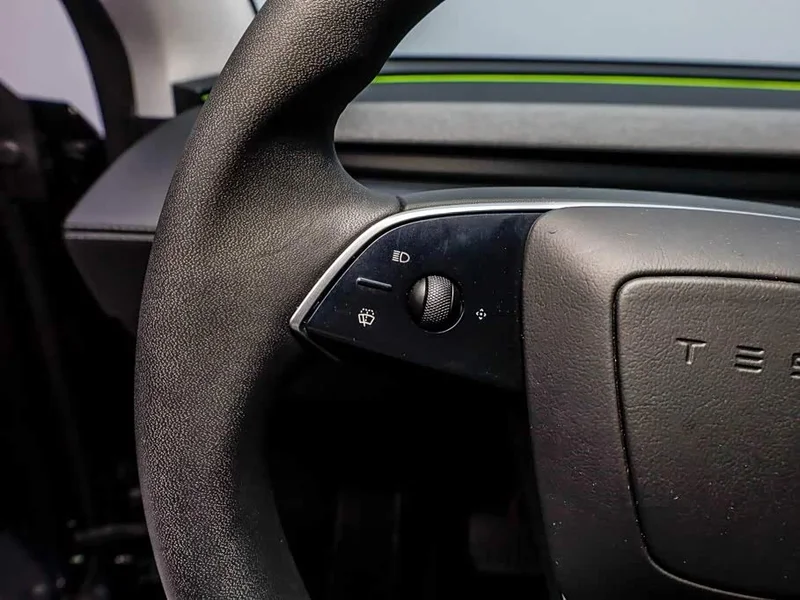 Tesla Model Y — фото 13