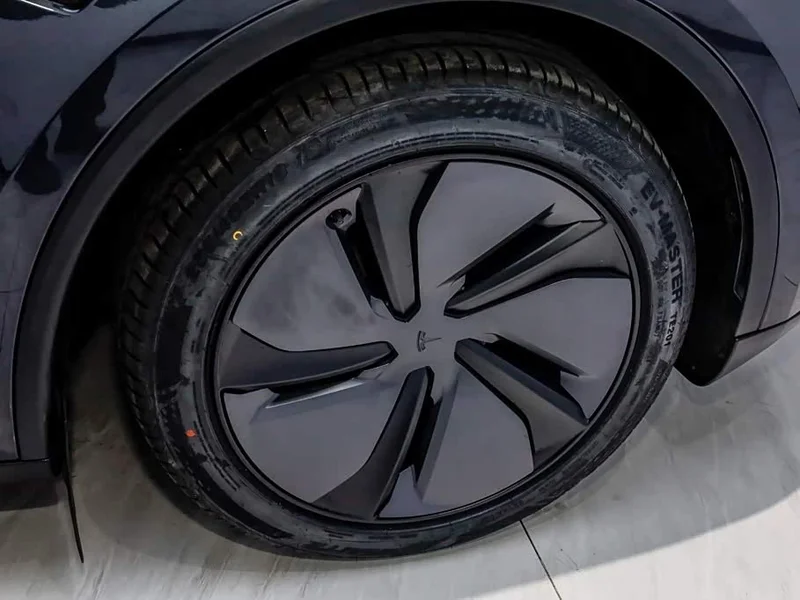 Tesla Model Y — фото 29