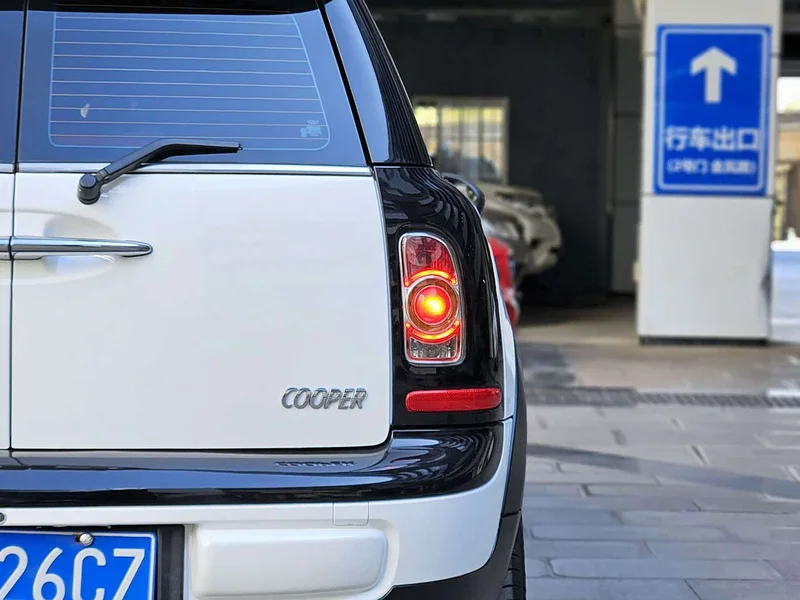 MINI CLUBMAN — фото 13