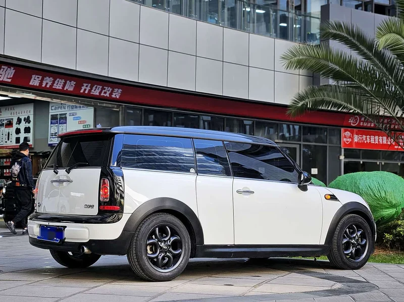MINI CLUBMAN — фото 9