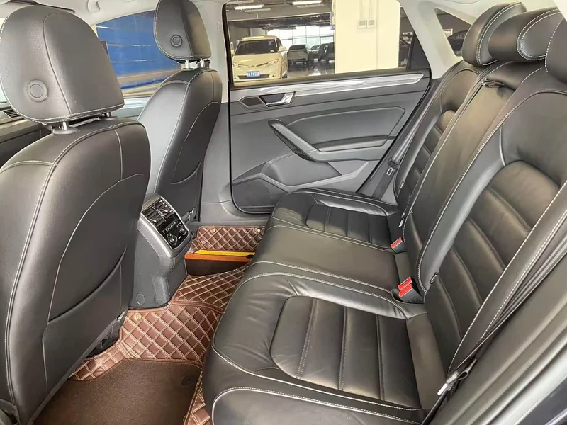 Volkswagen Passat — фото 7