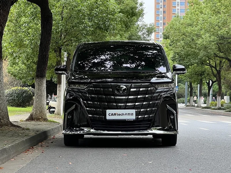 Toyota Alphard — фото 2