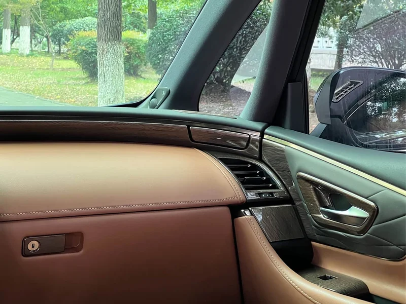 Toyota Alphard — фото 22
