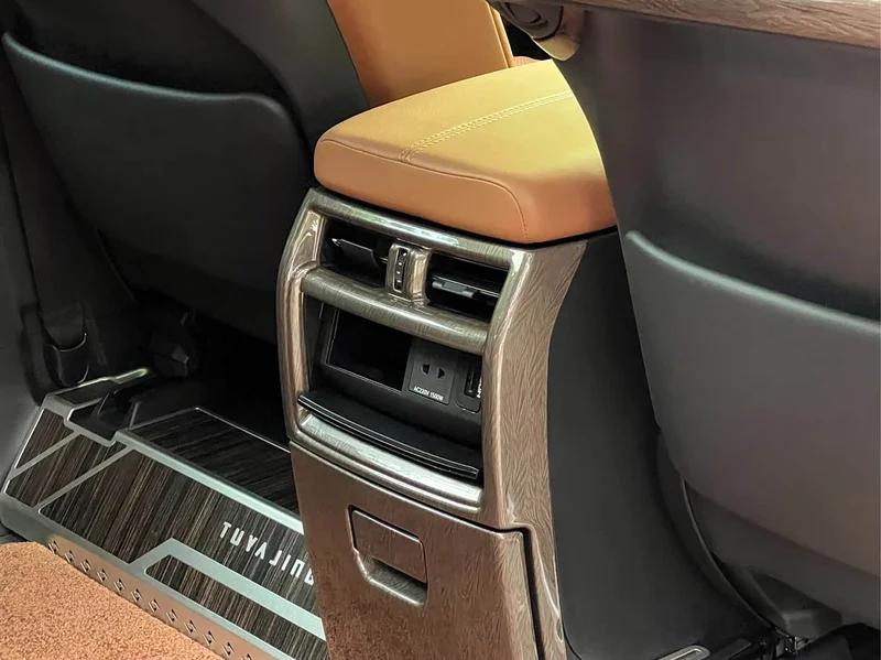Toyota Alphard — фото 23