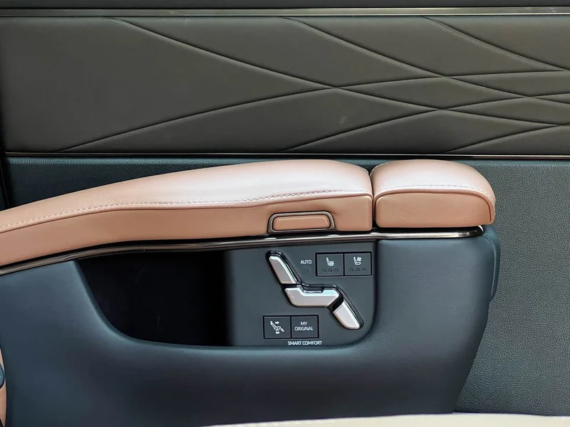 Toyota Alphard — фото 25