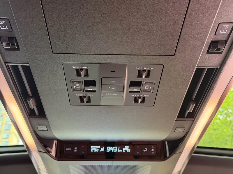 Toyota Alphard — фото 26