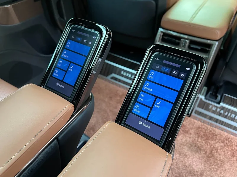 Toyota Alphard — фото 27