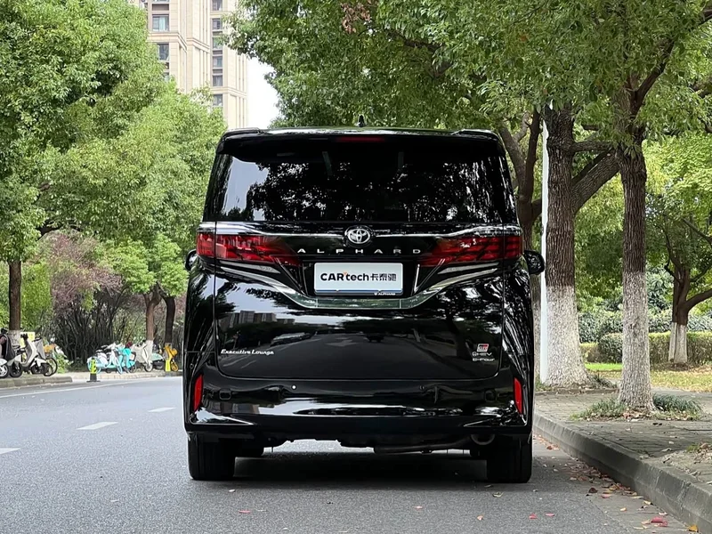 Toyota Alphard — фото 4