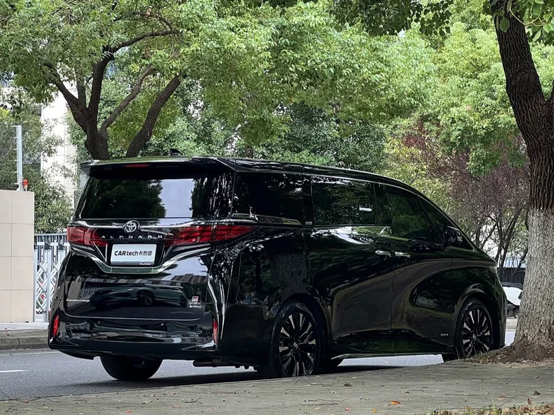 Toyota Alphard — фото 5