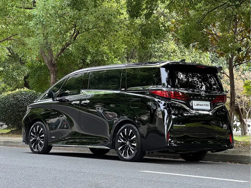 Toyota Alphard — фото 6