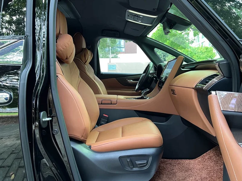Toyota Alphard — фото 10