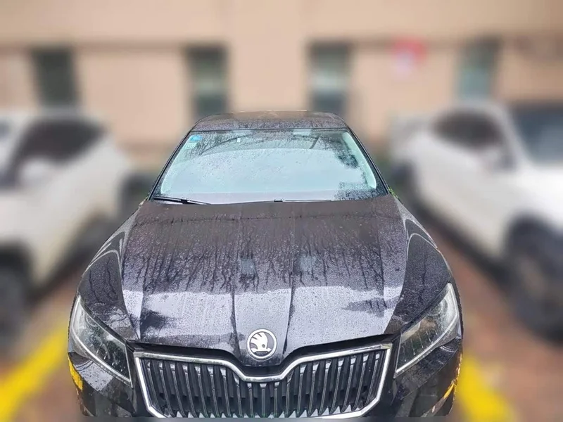 Skoda Superb — фото 2