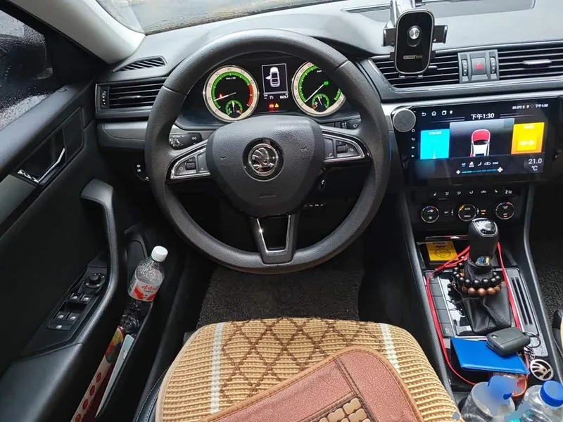 Skoda Superb — фото 6