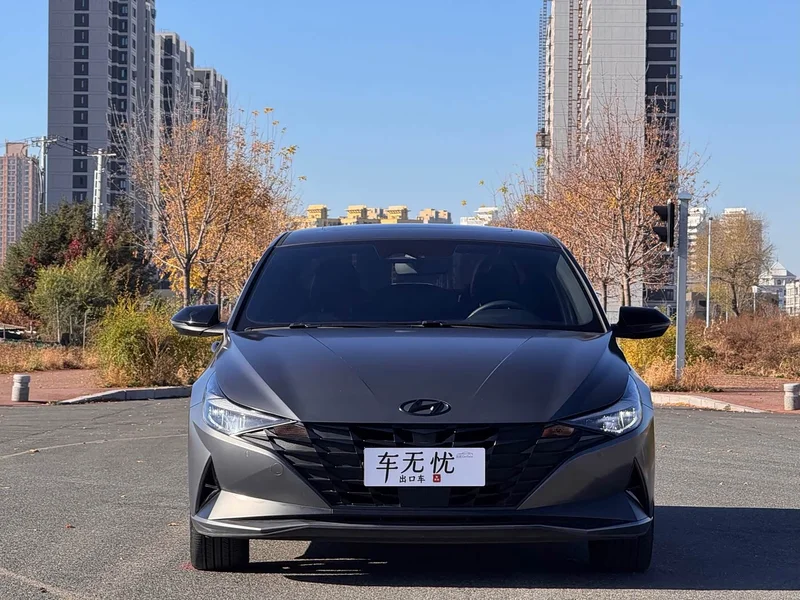 Hyundai Elantra — фото 2