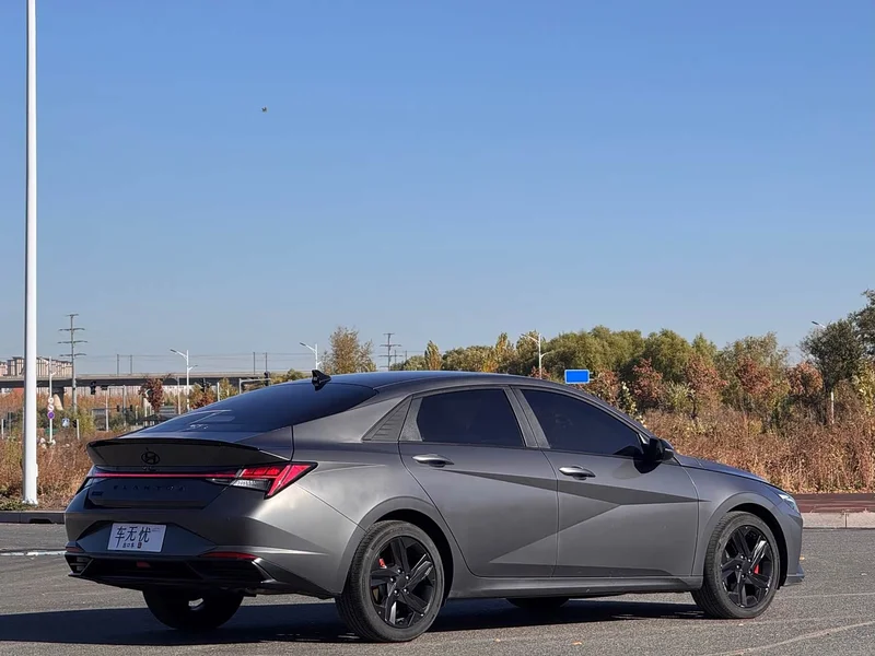 Hyundai Elantra — фото 4