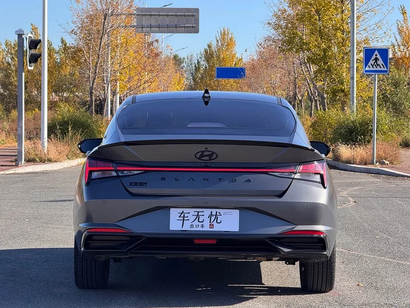 Hyundai Elantra — фото 5