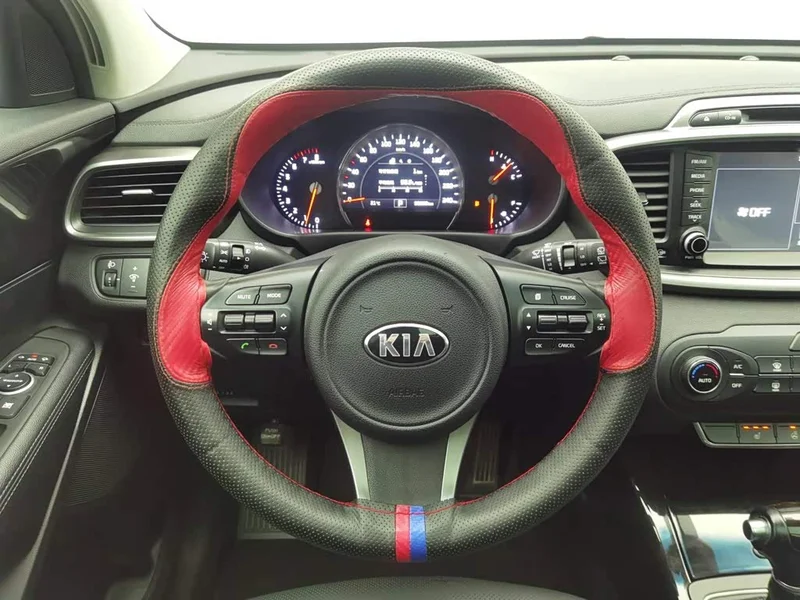 Kia Sorento — фото 11