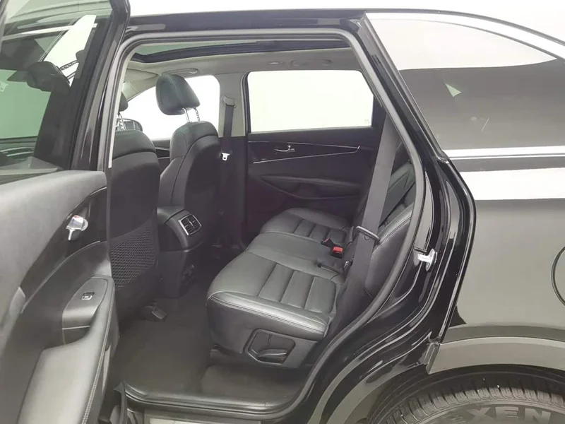 Kia Sorento — фото 15