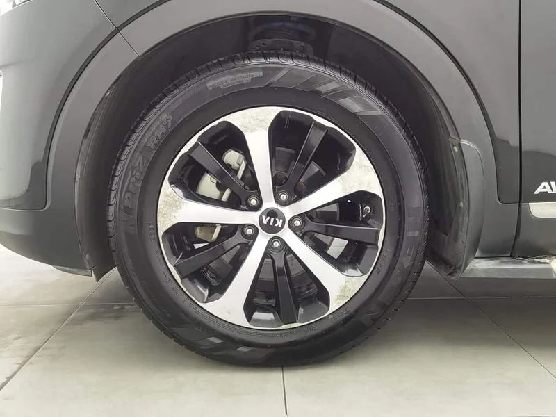 Kia Sorento — фото 17