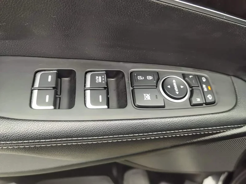 Kia Sorento — фото 9
