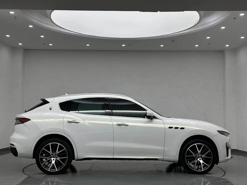 Maserati Levante — фото 4