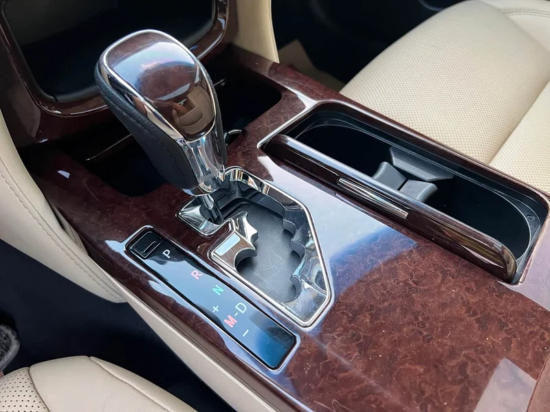 Toyota Crown — фото 11