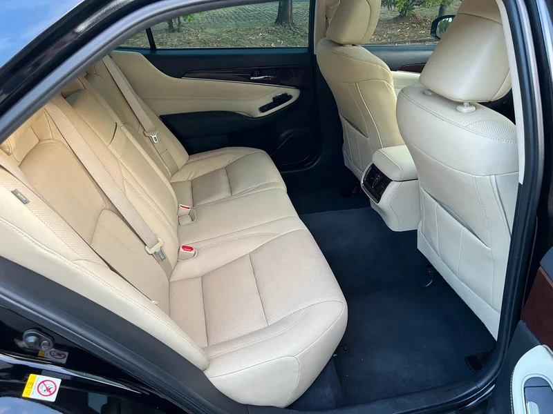 Toyota Crown — фото 16