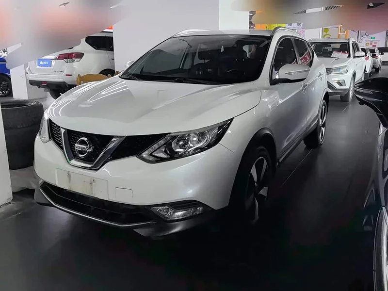 Nissan Qashqai — фото 1