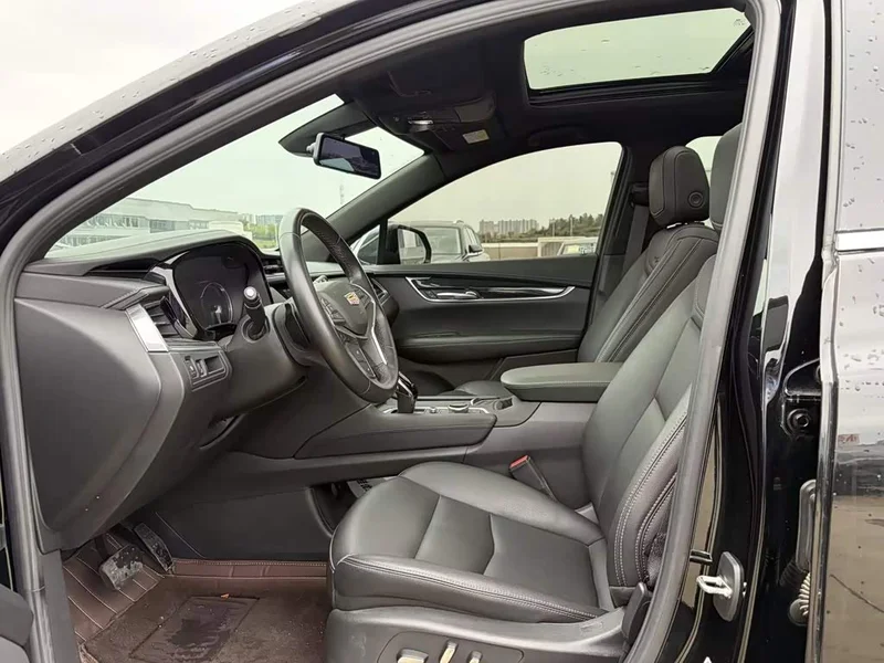 Cadillac XT5 — фото 12