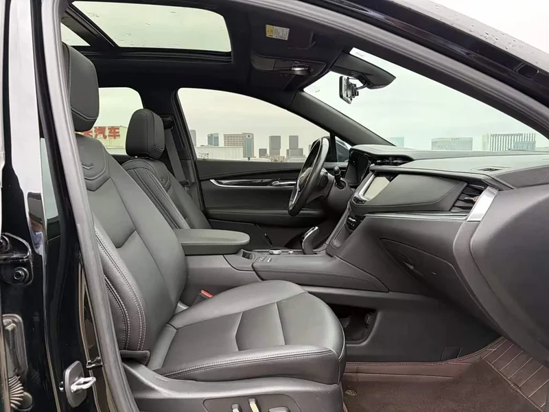 Cadillac XT5 — фото 15