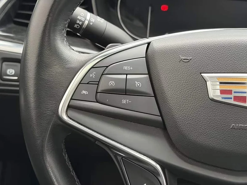 Cadillac XT5 — фото 16