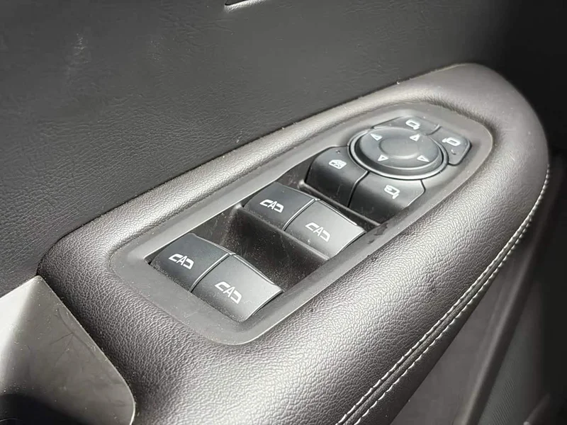 Cadillac XT5 — фото 25