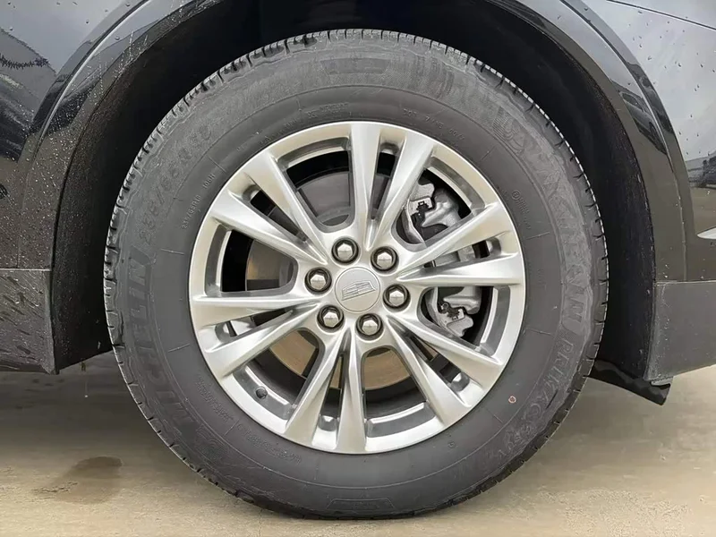 Cadillac XT5 — фото 30
