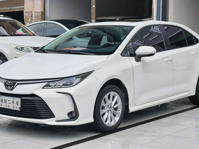 Toyota Corolla — фото 1