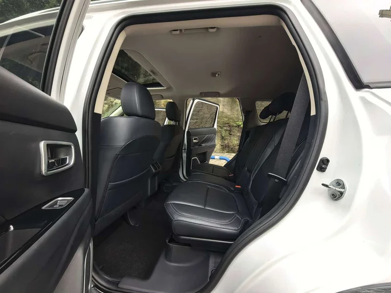 Mitsubishi Outlander — фото 10