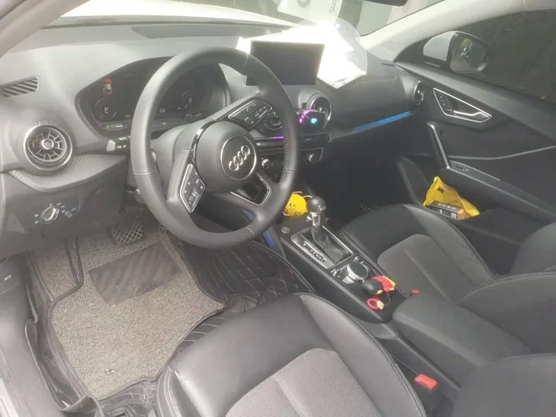 Audi Q2L e-tron — фото 10