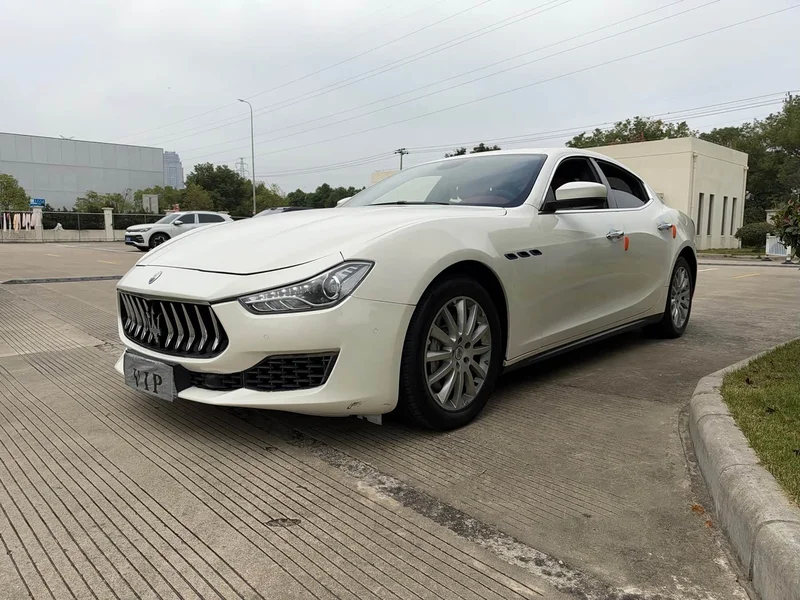 Maserati Ghibli — фото 1