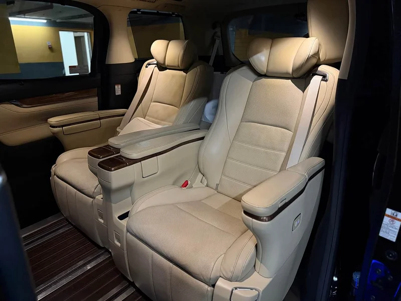 Toyota Alphard — фото 13