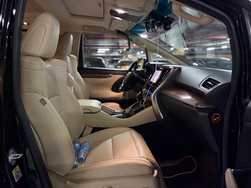 Toyota Alphard — фото 16