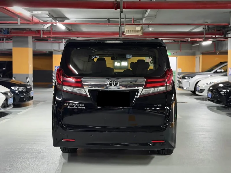 Toyota Alphard — фото 3