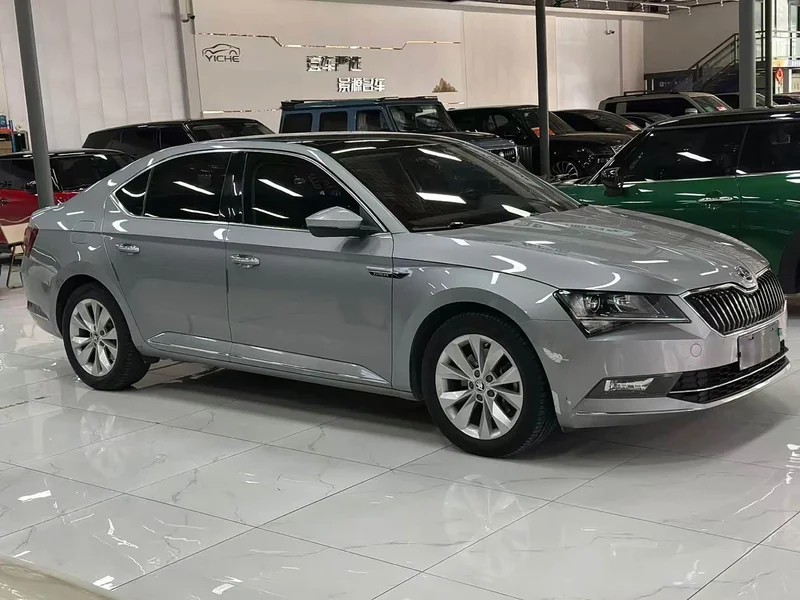 Skoda Superb — фото 3