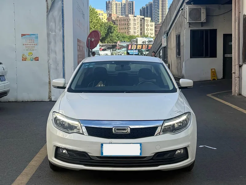 Qoros 3 — фото 2